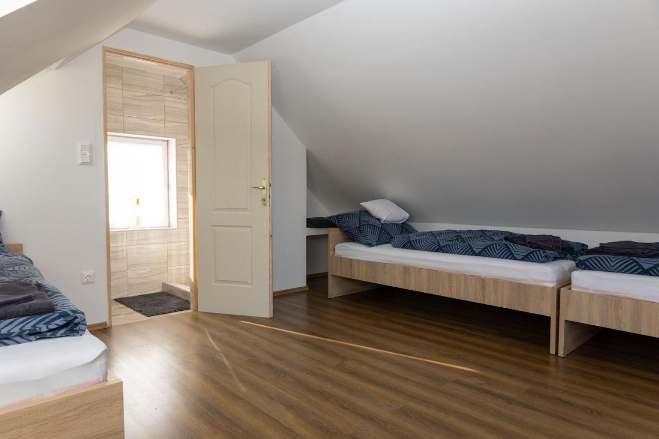 Takacs Pince Apartman Hajos Bagian luar foto