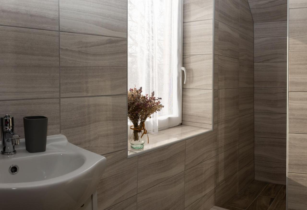 Takacs Pince Apartman Hajos Bagian luar foto